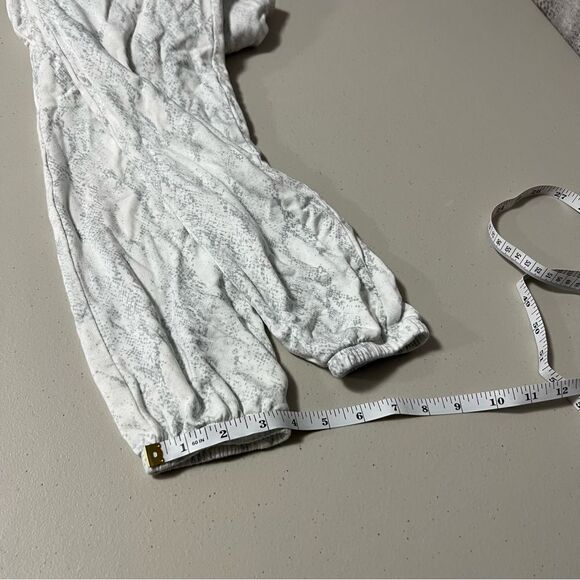 🆕 Daily Ritual Supersoft Terry Sleeveless Scoopneck Jumpsuit Snakeskin Print - Picture 12 of 12